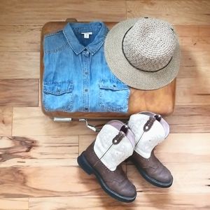 *SOLD* a.n.a chambray shirt nwot